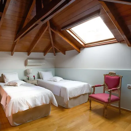 Thia Maria Apartment *