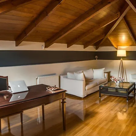 Thia Maria Apartment *